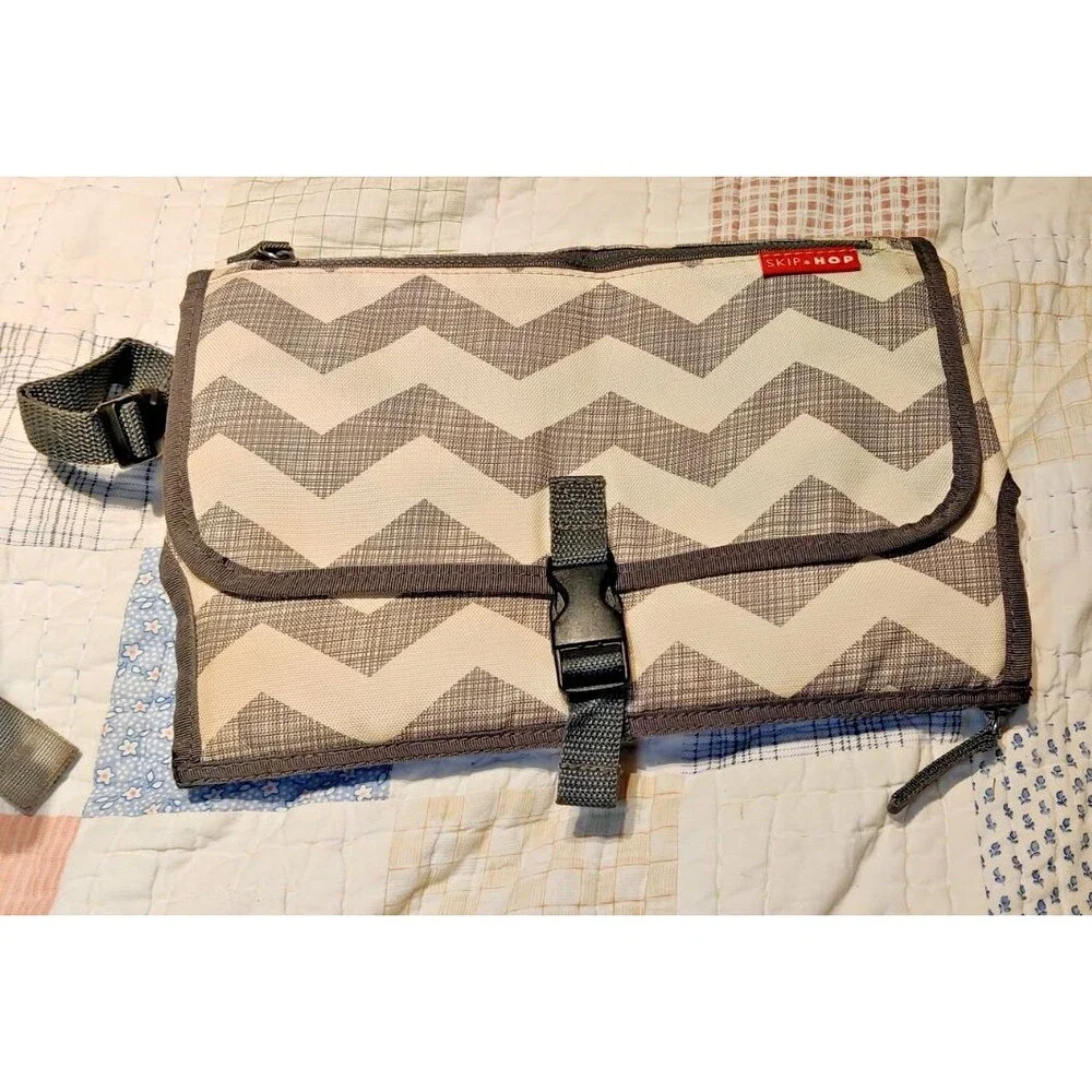 BabbleRoo Multifunction/Waterproof Diaper Bag Backpack (Dark Gray)